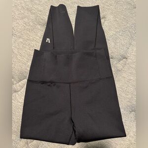 Black Vuori Leggings